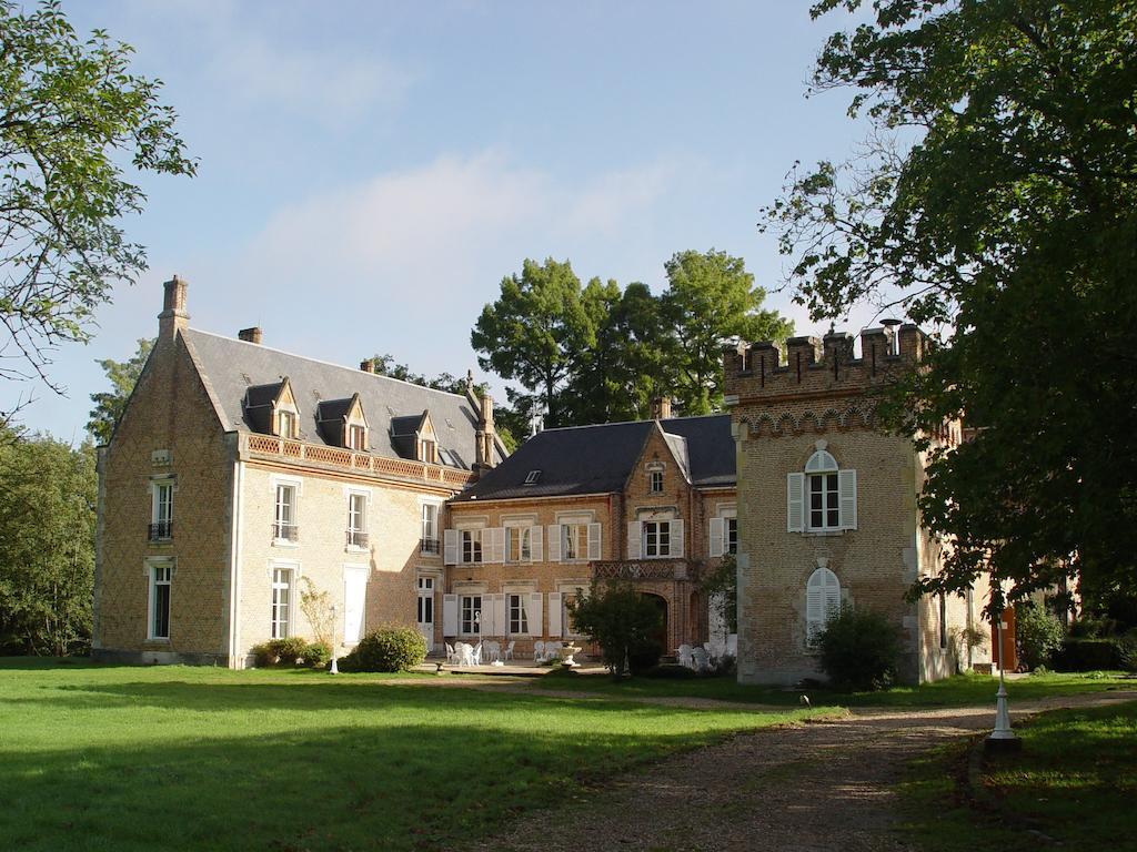 Hostellerie Du Chateau Les Muids La Ferté-Saint-Aubin Exterior photo