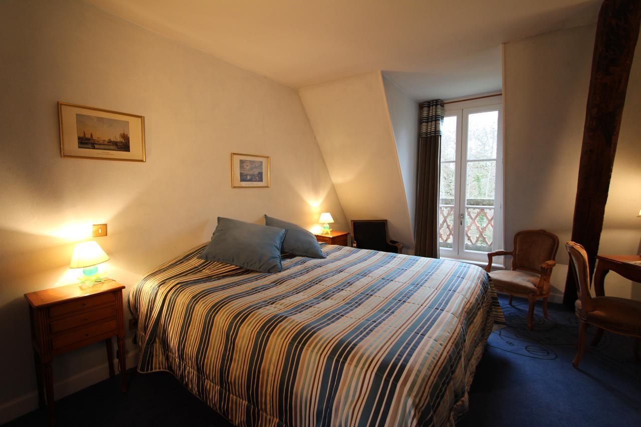 Hostellerie Du Chateau Les Muids La Ferté-Saint-Aubin Exterior photo